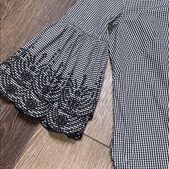 Ralph Lauren top with embroidered sleeves - Picture 2 of 5